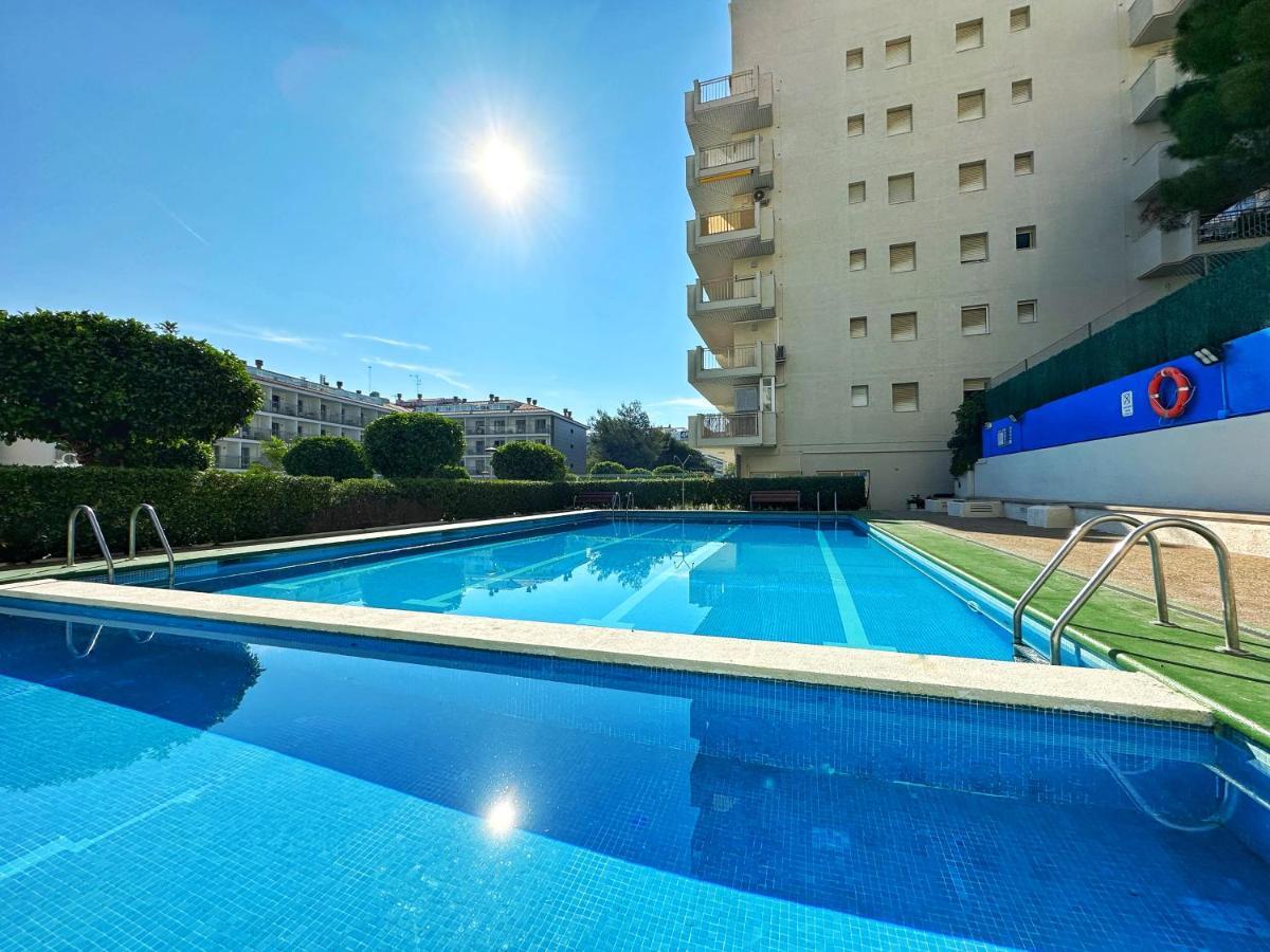 Domuum Holidays - Pino Alto Apartment ซาลอว์ ภายนอก รูปภาพ