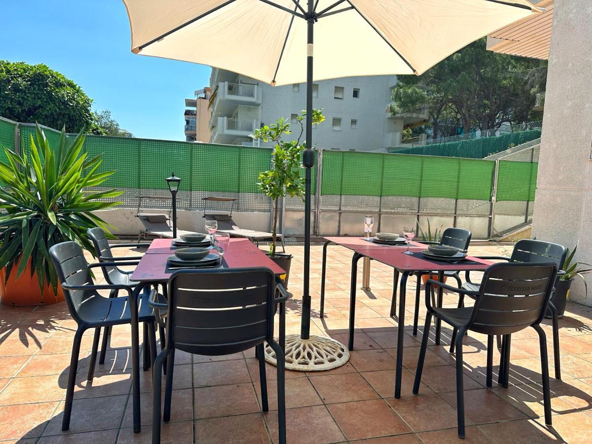 Domuum Holidays - Pino Alto Apartment ซาลอว์ ภายนอก รูปภาพ